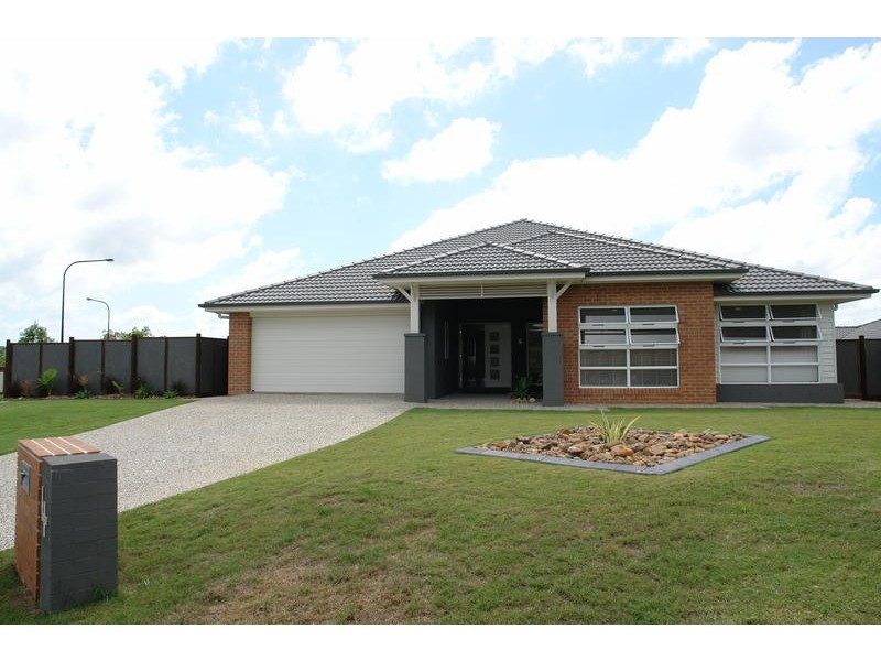 4 Kauri Pine Close, Moggill QLD 4070